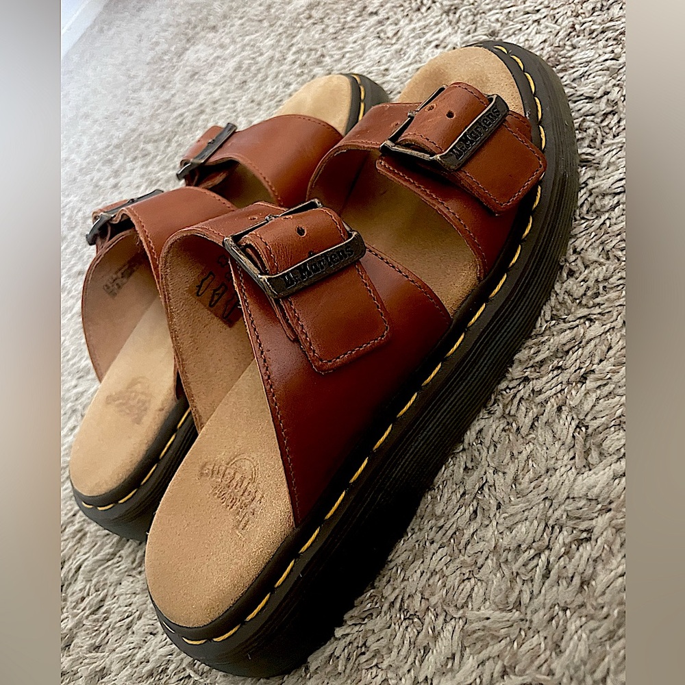 DOC MARTEN SANDALS